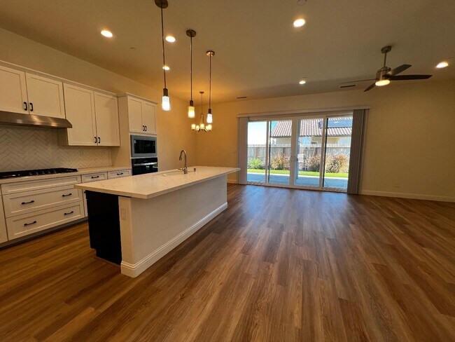 Foto del edificio - 3072 19th Ave