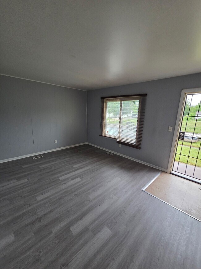 Foto del edificio - 6630 Eastmont Dr
