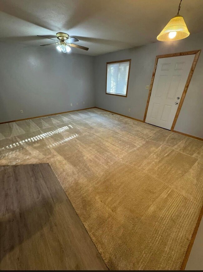 Foto del edificio - 715 Ave C