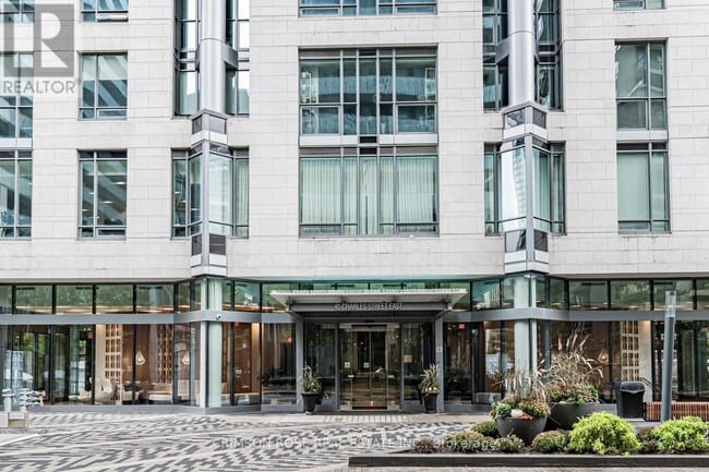 Photo du bâtiment - 45 Charles St E