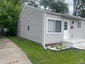 Building Photo - 27865 Brettonwoods St