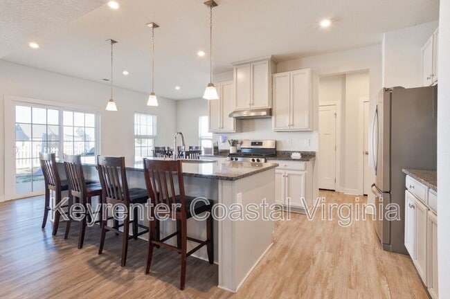 Building Photo - 515 Spring Hill Pl