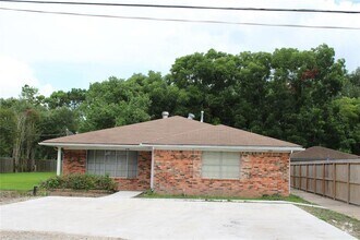 Building Photo - 121 Mary Ln