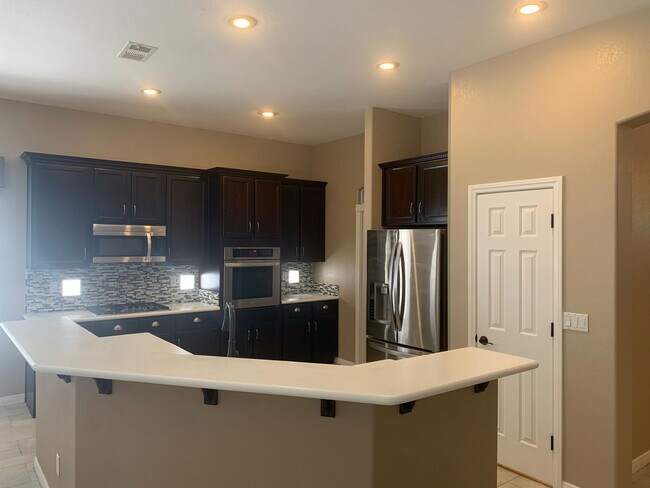 Foto del edificio - Gated Meticulous Summerlin Home