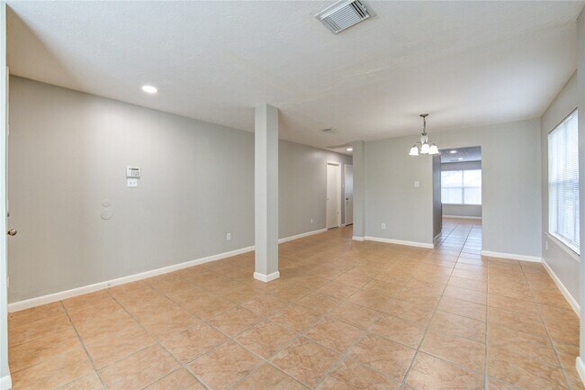 Foto del edificio - 1823 Usher Ct