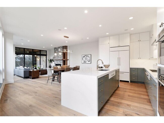 Foto del edificio - 1726 Kenwood Pkwy