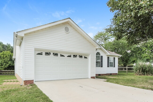 Building Photo - 4307 Emerald Ln