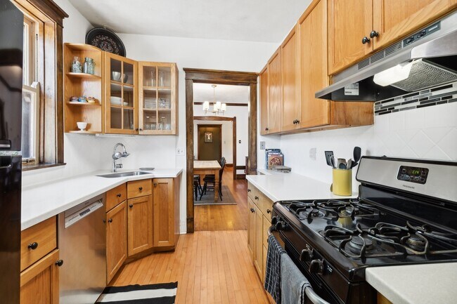 Foto del edificio - 1125 Maple Ave