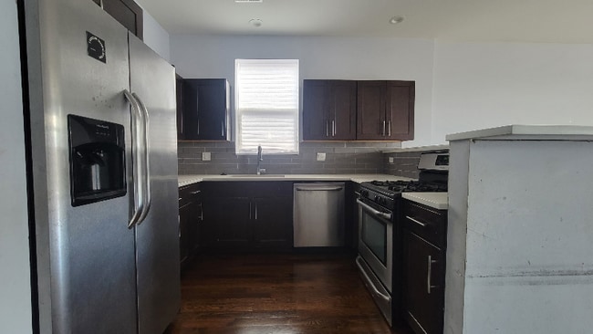 Photo - 504 S Oakley Blvd Apartment