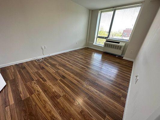 Foto del edificio - 2 bedroom in Bronx NY 10468