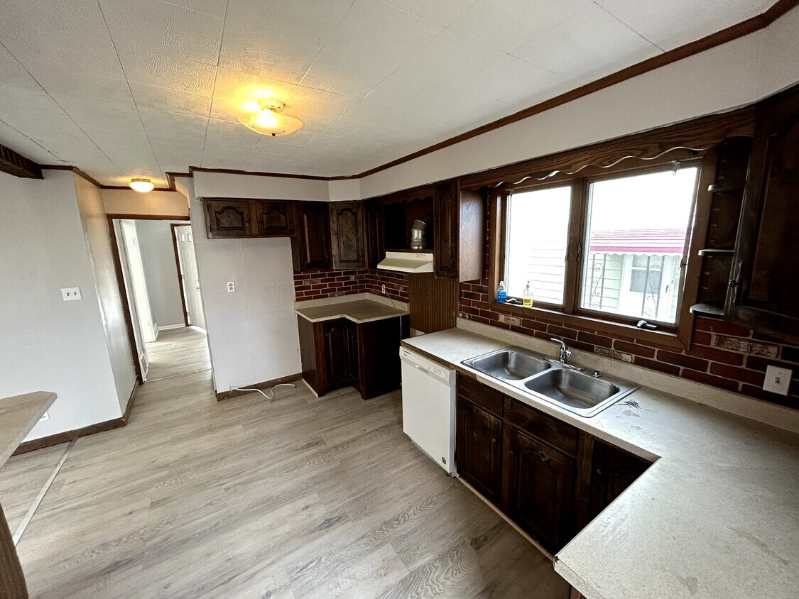 517 23rd St, Niagara Falls, NY 14301 House Rental in Niagara Falls