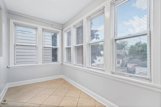 Foto del edificio - 3548 N Pulaski Rd