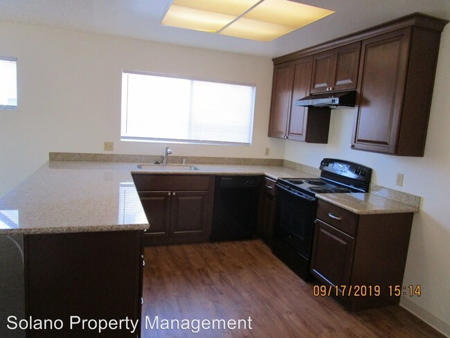 Building Photo - 4 br, 2 bath House - 391 Franklin Ct