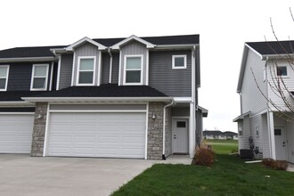 Building Photo - 1208 S Linn St