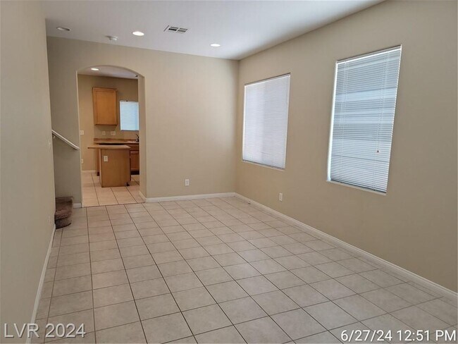 Foto del edificio - CHARMING 4 BEDROOM HOME IN THE NW!!