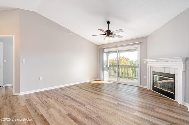 Foto del edificio - 5307 Rolling Rock Ct