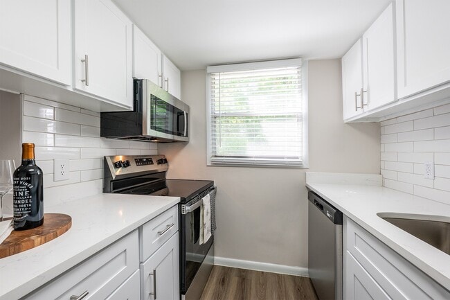 Building Photo - The Artisan Apartments