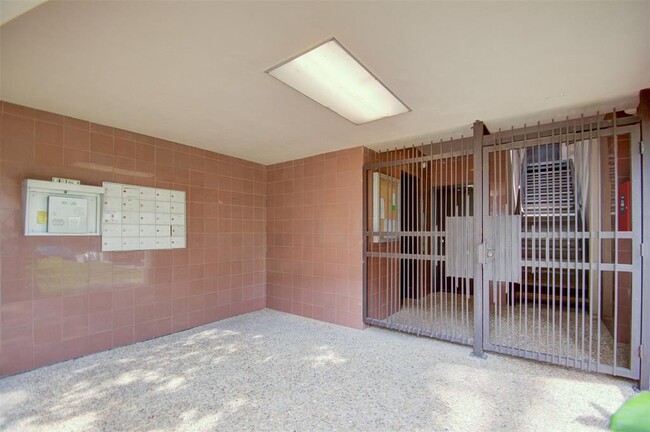 Foto del edificio - 2213 S Braeswood Blvd
