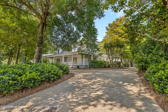 Foto del edificio - 844 Arboretum Dr