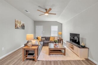 Building Photo - 502 S Mary Jo Dr