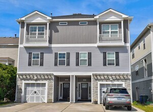 Building Photo - 1428 W Ocean View Ave