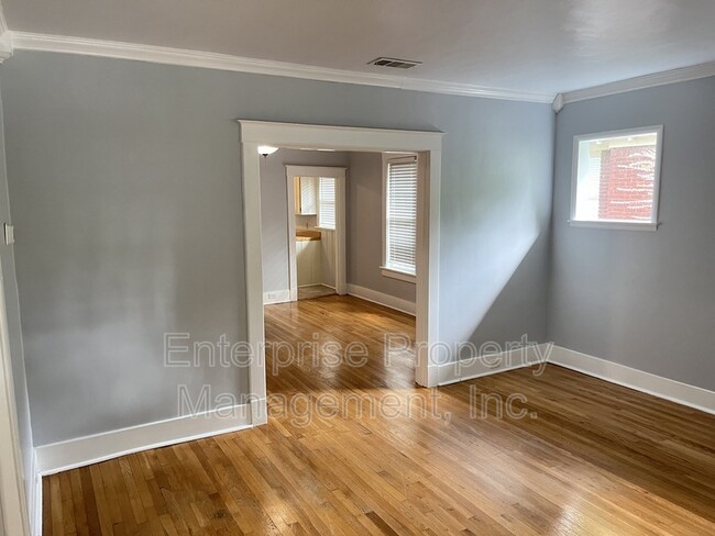 Building Photo - 2018 Felix Ave
