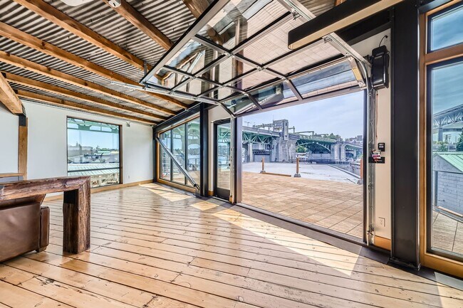 Foto del edificio - Lake Union Waterfront Apartment