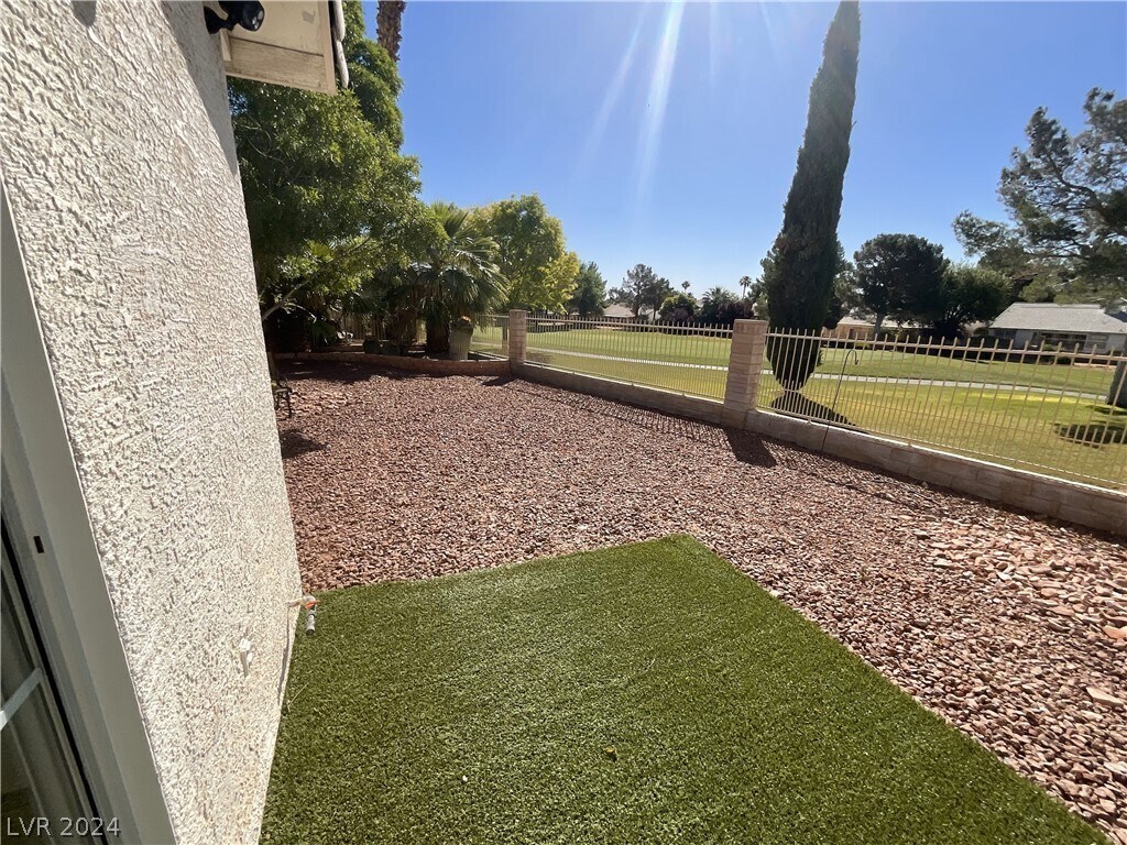 Building Photo - 5204 Desert Star Dr
