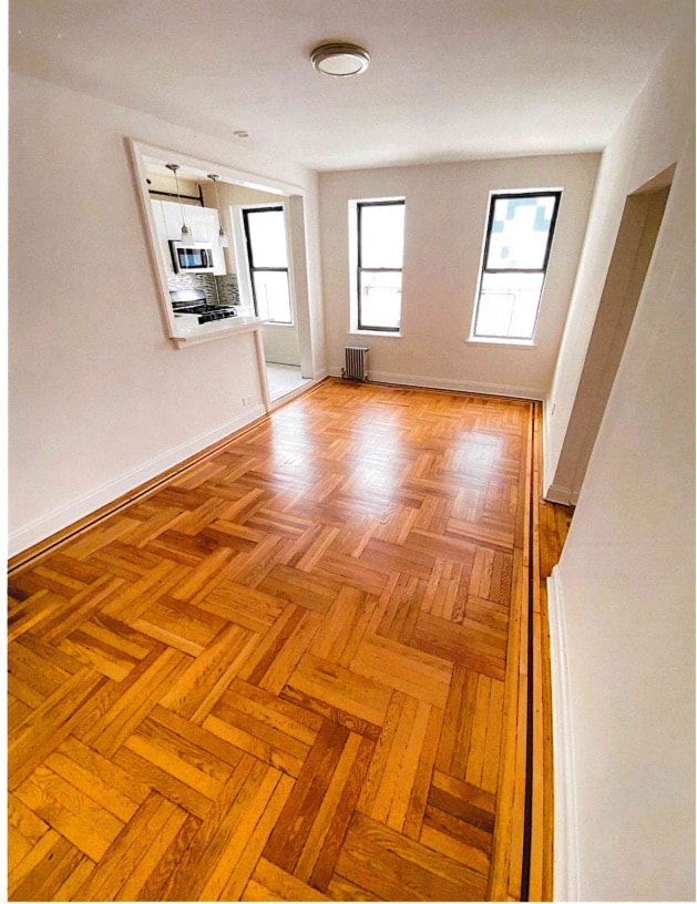 Sala de estar - 165-175 Sherman Ave