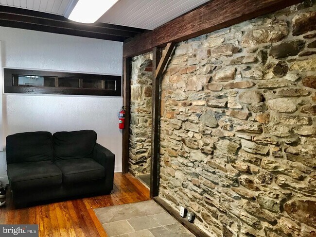 Foto del edificio - 970 Durham Rd