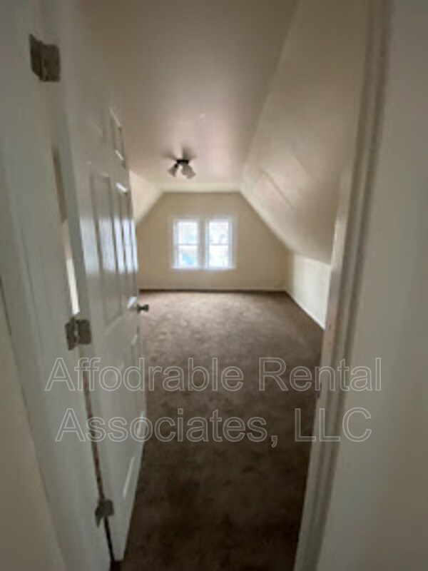 Building Photo - 1434 S 10th St