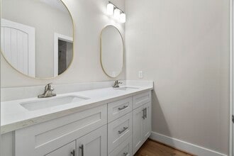 Building Photo - 404 Forest Hill Blvd