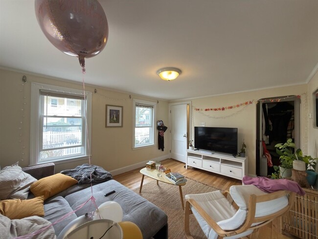 Building Photo - 28 Linden Ave