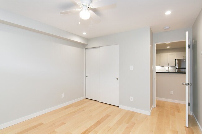 Building Photo - 1235 Taylor Ave N
