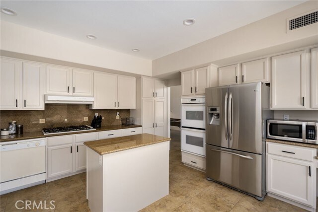 Building Photo - 48674 Acropolis St