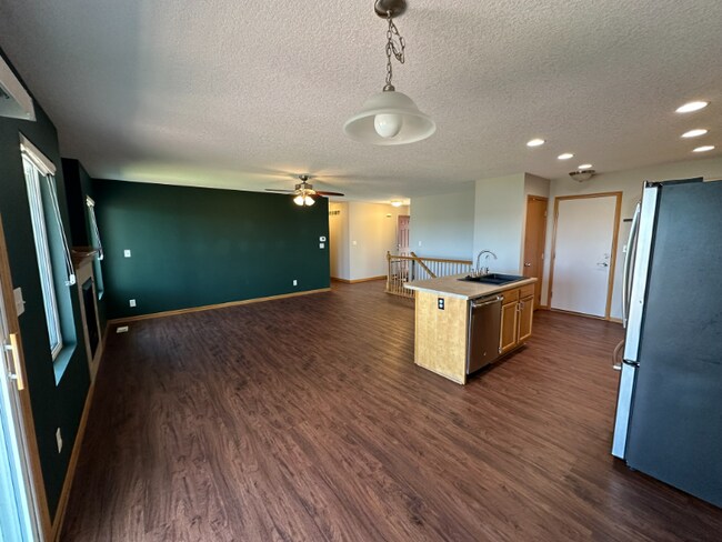 Foto del edificio - 585 SE Crabapple Dr