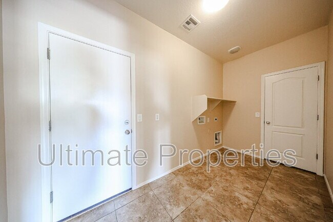 Building Photo - 12123 W Leather Ln