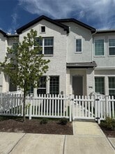 Building Photo - 12400 Greens Rd