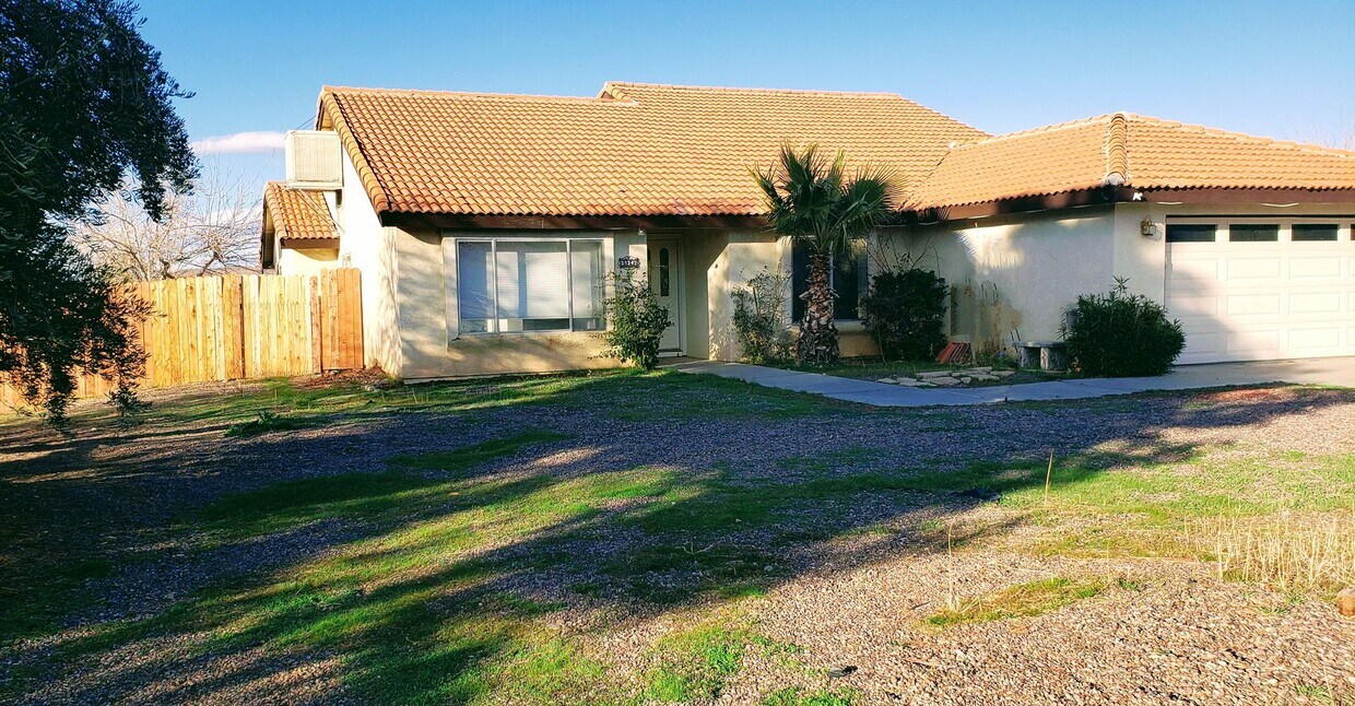 Primary Photo - 4 bedroom 2 bath home w/ pool
