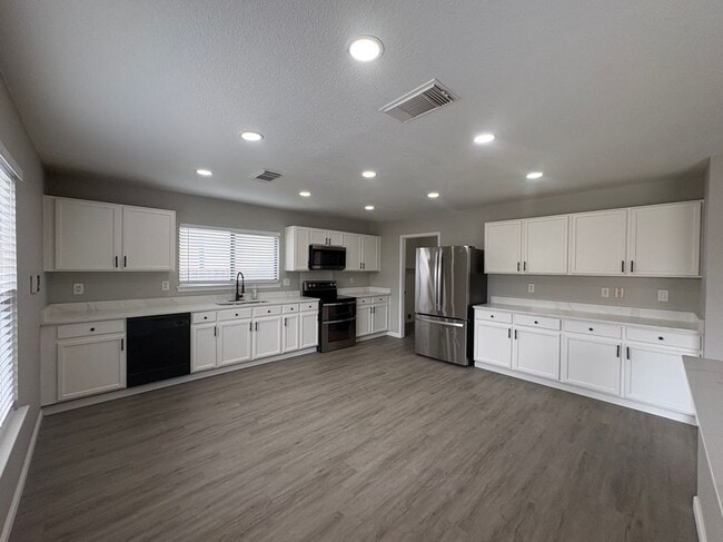 Building Photo - 8110 Stagwood Hill