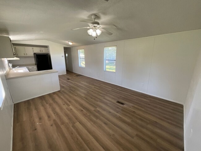 Building Photo - 2685 Pebble Hill Rd