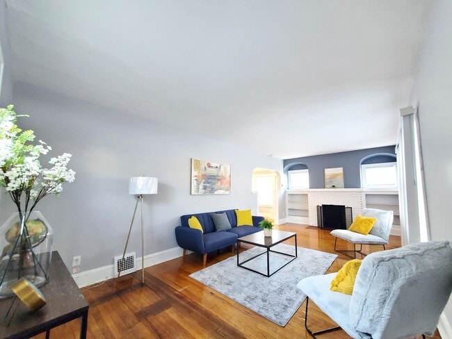 Foto del edificio - 5 Bed - 2 Full Bath Cape Cod for Rent!