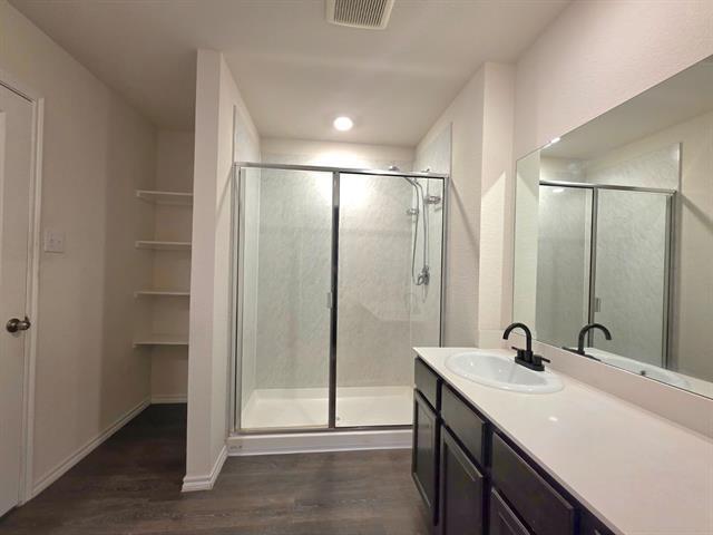 Building Photo - 1215 Knoll Dr