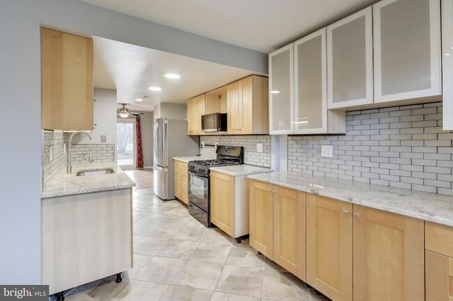 Foto del edificio - 5769 Yellowrose Ct