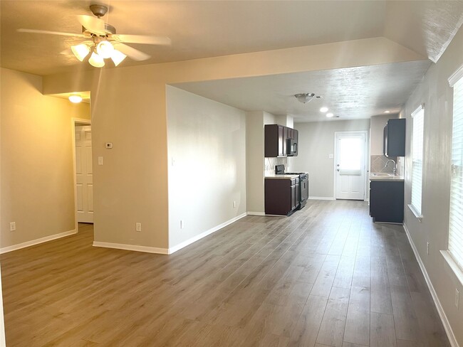 Building Photo - 21527 Falvel Misty Dr