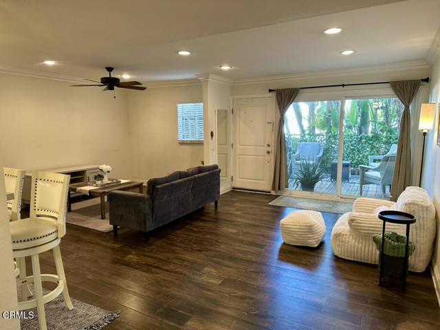 Foto del edificio - 355 N Maple St