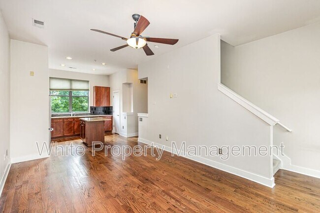 Foto del edificio - 526 N McDowell St
