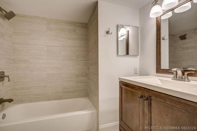 Foto del edificio - 140 Yacht Club Way