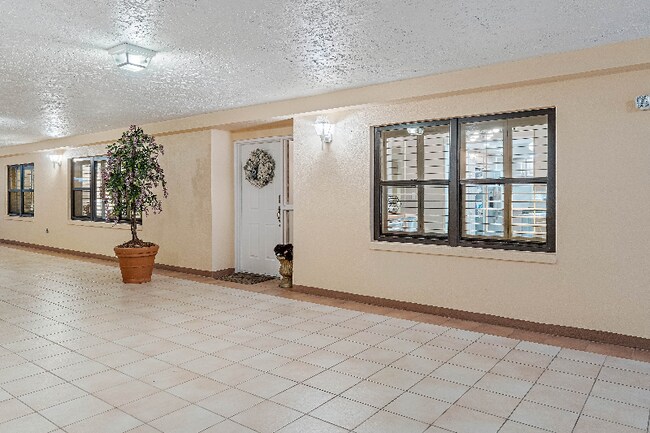 Building Photo - 6650 Sunset Way