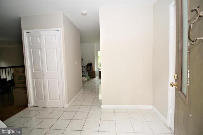 Building Photo - 13 Great Pines Ct